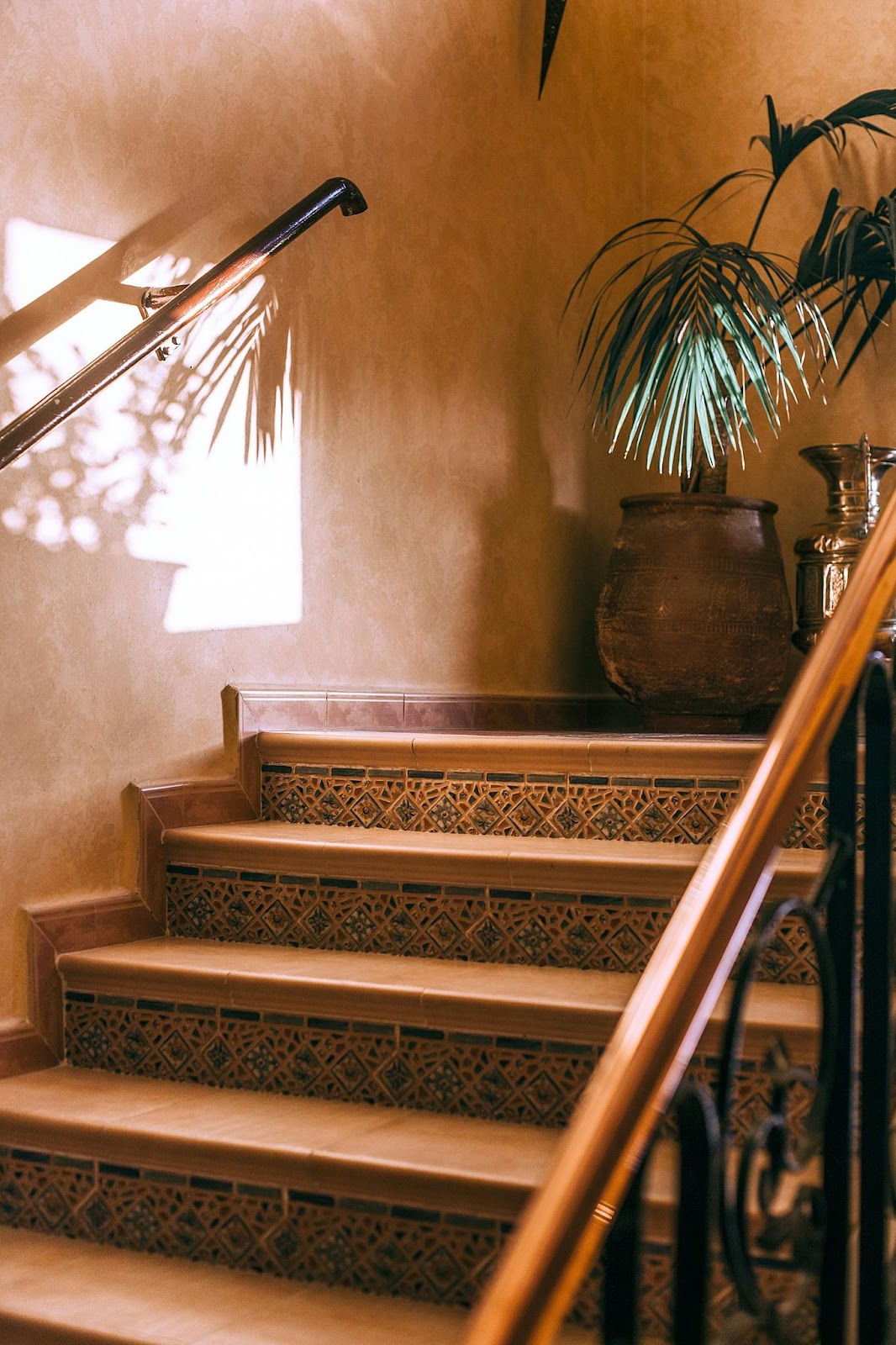 1920's Style Home Decor:
Old is gold 1920's Style Home Decor: