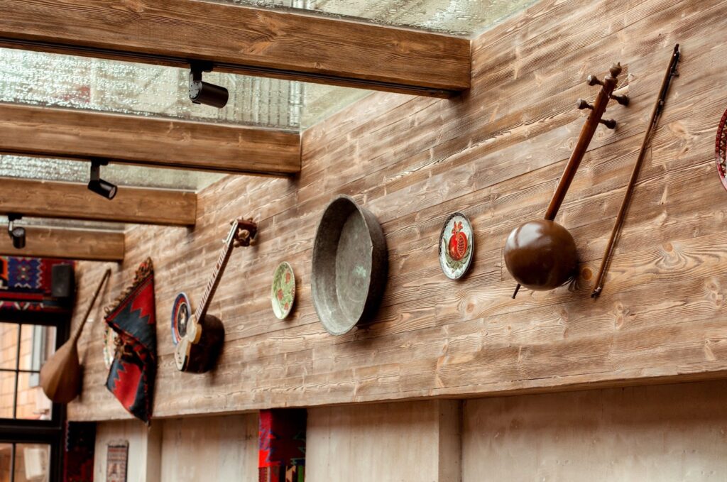 Decorative Wall Hooks with Heavy Items: Fashion and Utility Come Together