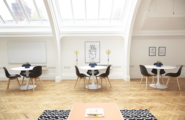 10 Questions to Ask an Interior Designer Before You Hire Them